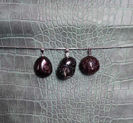 Pendentif Grenat rouge roulée