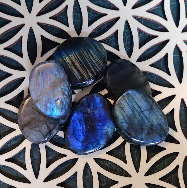 Pierre plate Labradorite